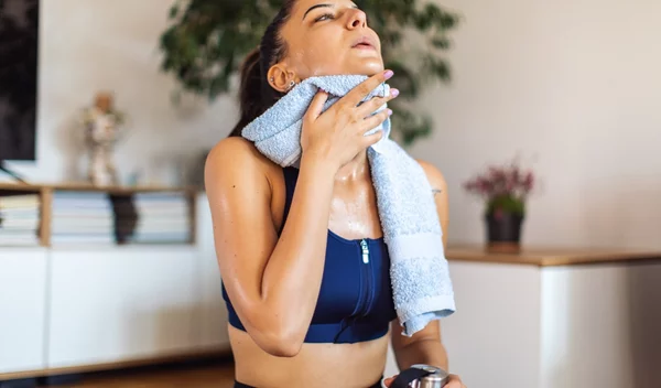 Ιδρώνεις υπερβολικά; 7 τρόποι να το αντιμετωπίσεις αποτελεσματικά