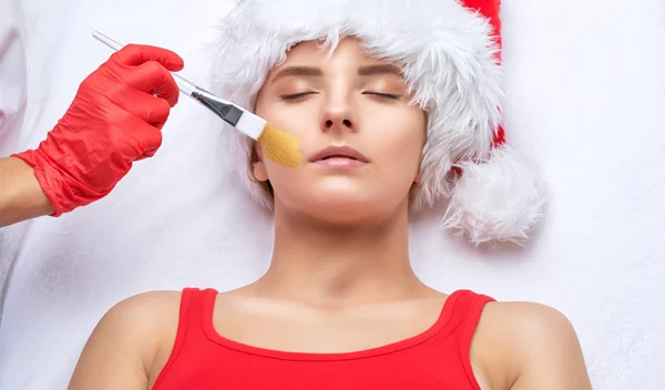 3 θεραπείες express για ασυνάγωνιστη λάμψη στο χριστουγεννιάτικο ρεβεγιόν