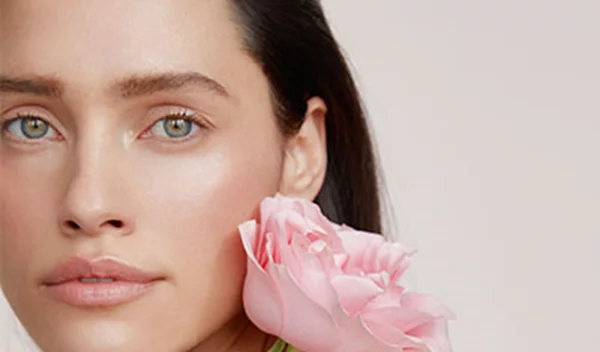 Τα skincare προϊόντα που θα χρειαστείς για μια πεντακάθαρη, λαμπερή επιδερμίδα