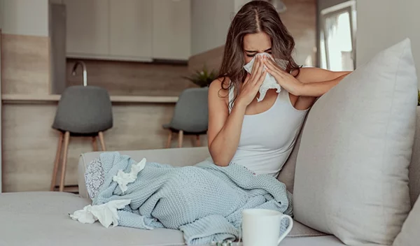 "Πέρασα COVID με ελάχιστα συμπτώματα – Μπορεί να έχει αφήσει προβλήματα στον οργανισμό μου;"