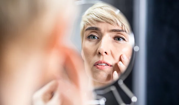 Τα Dos and Don'ts του μακιγιάζ της ώριμης επιδερμίδας