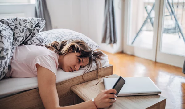 Κεφάλαιο snooze: Γιατί δεν είναι καλό να πατάμε "αναβολή" στο ξυπνητήρι μας το πρωί