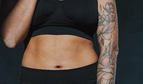 Πλαϊνά παχάκια: 4 συμβουλές για να τα εξαφανίσεις και να χτίσεις ένα πιο υγιές σώμα