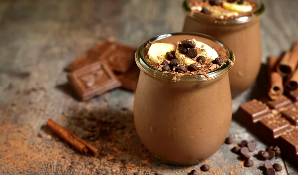 Το νόστιμο επιδόρπιο των 4 υλικών που σε βοηθάει να κοιμηθείς γρηγορότερα