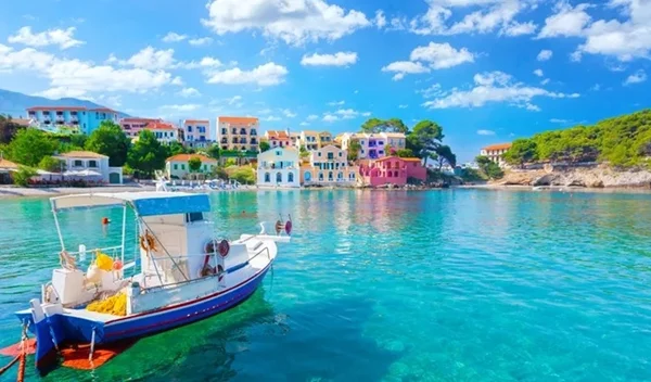 Πού θα πας το τριήμερο του Αγίου Πνεύματος; Τρεις ιδανικοί προορισμοί με οικονομικά ακτοπλοϊκά