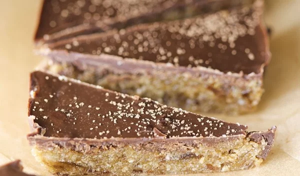 Μπάρες χαλβά με επικάλυψη σοκολάτας - Μια θρεπτική παραλλαγή που θα λατρέψεις!
