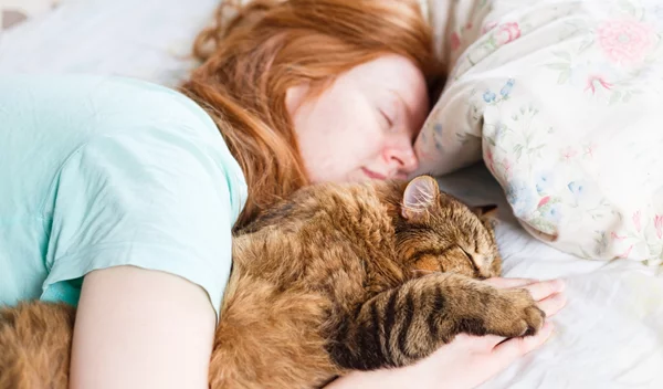 Bed rotting: Η viral τεχνική της αυτοφροντίδας μένοντας απλώς στο κρεβάτι