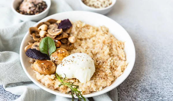 Δέκα συνδυασμοί toppings για να δοκιμάσεις αλμυρό porridge