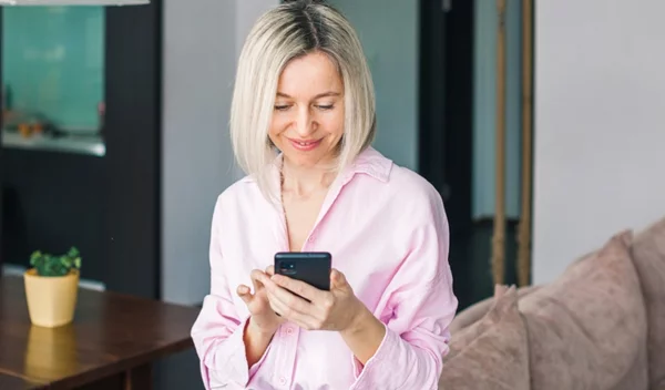 Είσαι 50+; Να περιμένεις SMS για το ραντεβού σου για ψηφιακή μαστογραφία