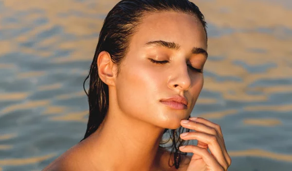 Aντηλιακή κρέμα προσώπου με χρώμα: 5 επιλογές που πρέπει να δοκιμάσεις