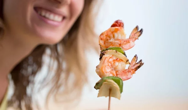 Πώς θα ξέρεις αν έχεις αλλεργία στα θαλασσινά; Και τι να κάνεις εάν όντως έχεις