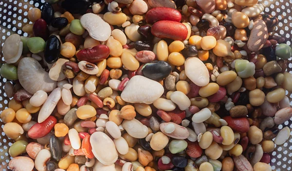 Το όσπριο που σου δίνει το διπλάσιο σίδηρο από το σπανάκι (spoiler: δεν είναι οι φακές!)