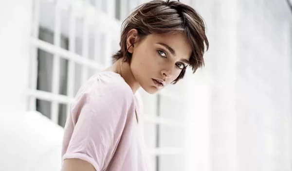 Το ύπουλο σημάδι που δείχνει ότι ίσως η επιδερμίδα σου γερνάει (πρόωρα)