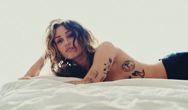 Μάιλι Σάιρους | Τι τρώει και διατηρείται σε τέλεια φόρμα;