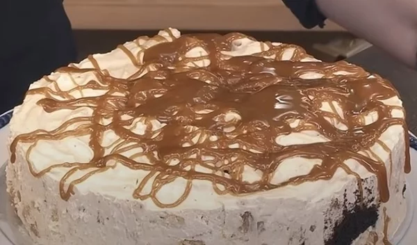 Απίθανο γιαουρτογλυκό με μπισκότα, έτοιμο σε 5 λεπτά - Ταιριάζει σε κάθε περίσταση