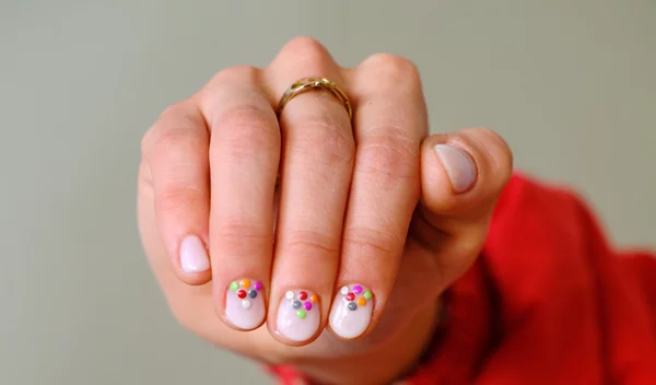 Summer Nail Inspo: 4 super fancy manicure που θα σου ανεβάσουν τη διάθεση