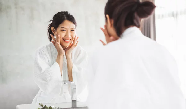 Skin detox μετά τις διακοπές του Πάσχα: Πώς θα το κάνεις σωστά