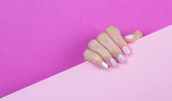 Spring '22 | Το λιλά είναι το νέο nude στα νύχια - και δεν είναι καθόλου βαρετό