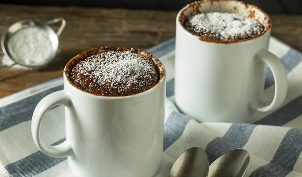 Το πιο ωραίο κέικ σοκολάτα για το Βαλεντίνο σου (έτοιμο σε 2 λεπτά μόνο)