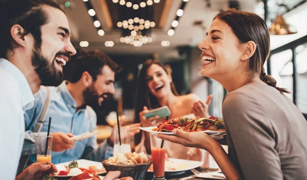 Εργασιομανία: 3 βήματα για να έχεις και κοινωνική ζωή - εκτός από δουλειά