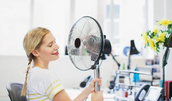 Εξάψεις στην εμμηνόπαυση: Μόλις εγκρίθηκε το πρώτο φάρμακο για την κατάσταση αυτή