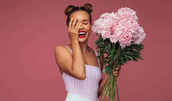 3 (πολύ ερωτεύσιμα) χτενίσματα για την ημέρα του Αγίου Βαλεντίνου