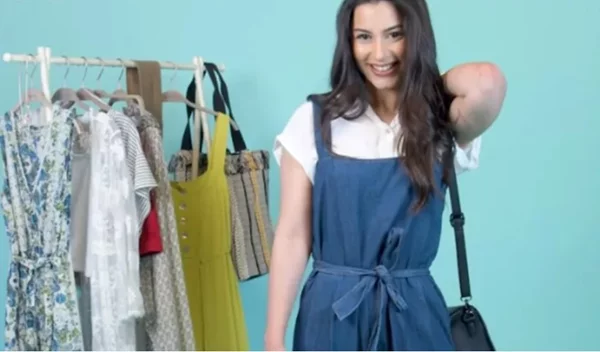 Summer in the city: Τι να φορέσω για καφέ, στο θερινό σινεμά, σε zoom call;