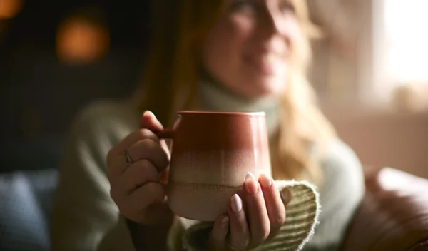 Το καλύτερο τσάι για να εξαφανίσεις το φούσκωμα, σύμφωνα με τη διατροφολόγο