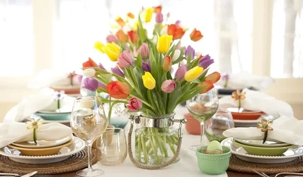 Αυτά τα βάζα από την IKEA θα δώσουν το χρώμα που ψάχνεις στο πασχαλινό σου τραπέζι