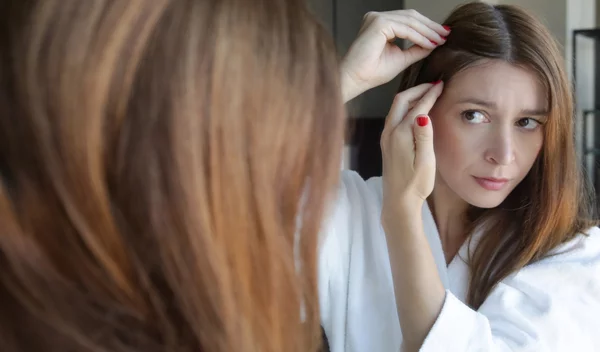 Μπορούν να γκριζάρουν τα μαλλιά λόγω άγχους;