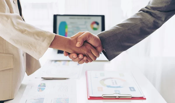 Πώς θα πάρεις τον μισθό που σου αξίζει | 8 μυστικά διαπραγμάτευσης