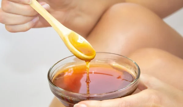 Μέλι και μηλόξυδο: Δύο "γιατροσόφια" και χρήσεις τους