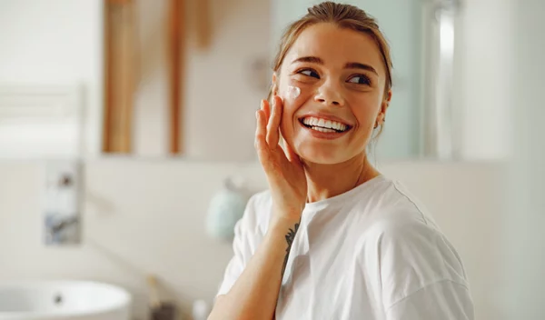 5 (ακραία) καλά αντηλιακά με χρώμα που κοστίζουν λιγότερο από 15 ευρώ