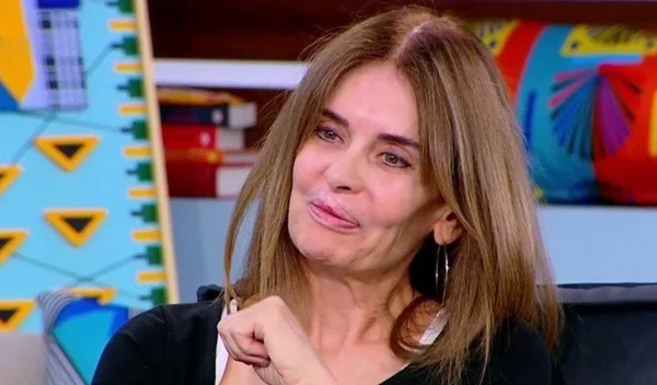 "Δεν μπορώ να γελάσω, να φιλήσω εδώ και 4 χρόνια": Η Κατερίνα Πλουμιδάκη μιλά για το ιατρικό λάθος που άλλαξε τη ζωή της