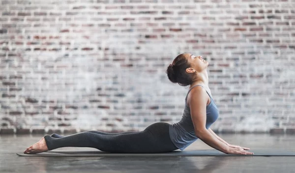 Το Wall Pilates είναι η νέα γυμναστική που κυριαρχεί στο Tik Tok