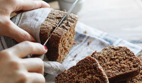 Θέλω να τρώω ψωμί: Τι λείπει από τον οργανισμό σου και να τι πρέπει να κάνεις
