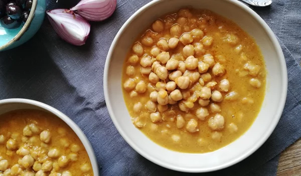 Ρεβιθάδα με κουρκουμά και άλλες 3 συνταγές, ιδανικές για το χειμερινό τραπέζι