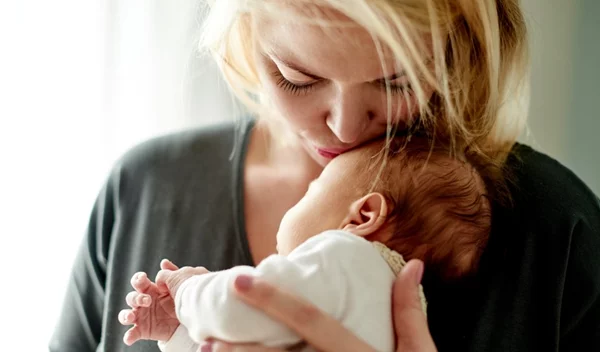 Νωτιαία Μυϊκή Ατροφία: Τα συμπτώματα και τα αναπτυξιακά ορόσημα που πρέπει να γνωρίζουν οι γονείς