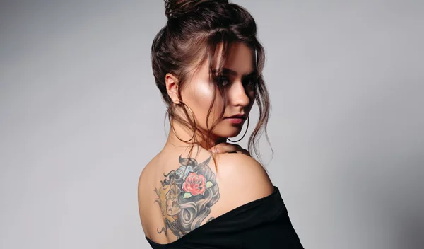 Προλαβαίνω να αφαιρέσω το τατουάζ μου πριν μπει το καλοκαίρι;