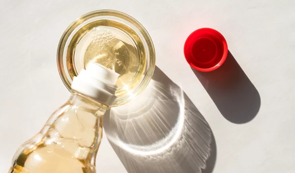 8 πράγματα που δεν πρέπει ποτέ να καθαρίζεις με ξύδι