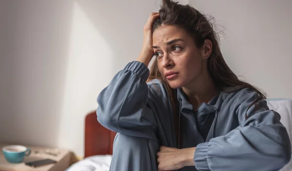 Οι 2 λέξεις που πυροδοτούν το άγχος σου - και οι 8 που το ηρεμούν