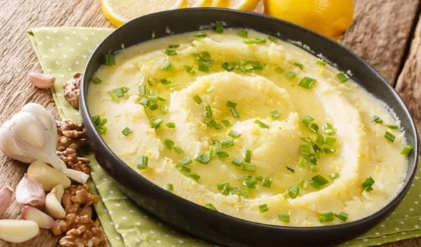 Το μυστικό για την καλύτερη σκορδαλιά -Πώς θα σου βγει βελούδινη και ελαφριά