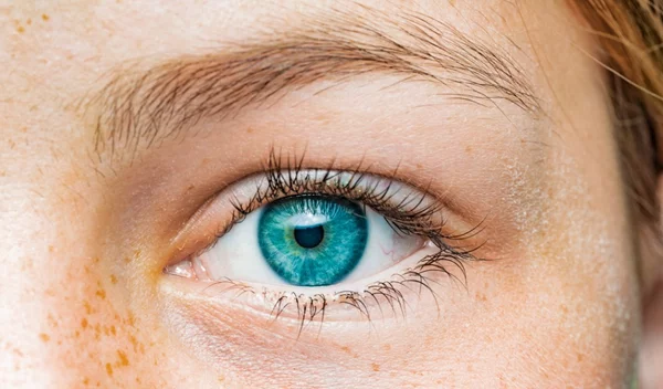 "Στεγνώνουν" τα μάτια σου από το air-condition; Να τι πρέπει να κάνεις