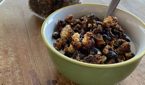 Μια διαφορετική granola με ρυζογκοφρέτες από τη διατροφολόγο