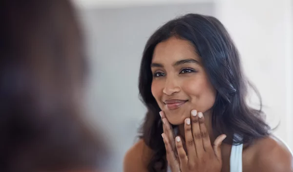 4 λόγοι που το μακιγιάζ σου "σπάει" γύρω από το στόμα