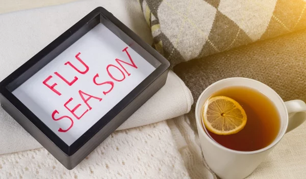 Γρίπη και κορονοϊός μαζί; Τι μπορεί να σημαίνει αν κολλήσουμε και τα δύο ταυτόχρονα;