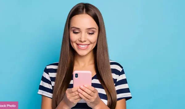 5 TikTok skincare tips που όντως αξίζει να ακολουθήσεις