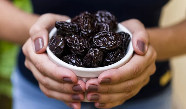 Πώς να καταπολεμήσεις τη δυσκοιλιότητα φυσικά – Οι 3 λύσεις που δουλεύουν