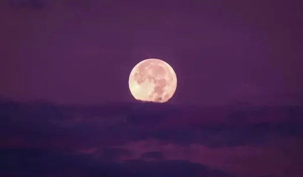 Ροζ Πανσέληνος Απριλίου: Τα 4 ζώδια που επηρεάζονται από το φεγγάρι της άνοιξης