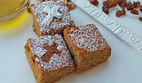 Παραδοσιακή συνταγή για φανουρόπιτα: Γιατί βάζουμε 7 υλικά;